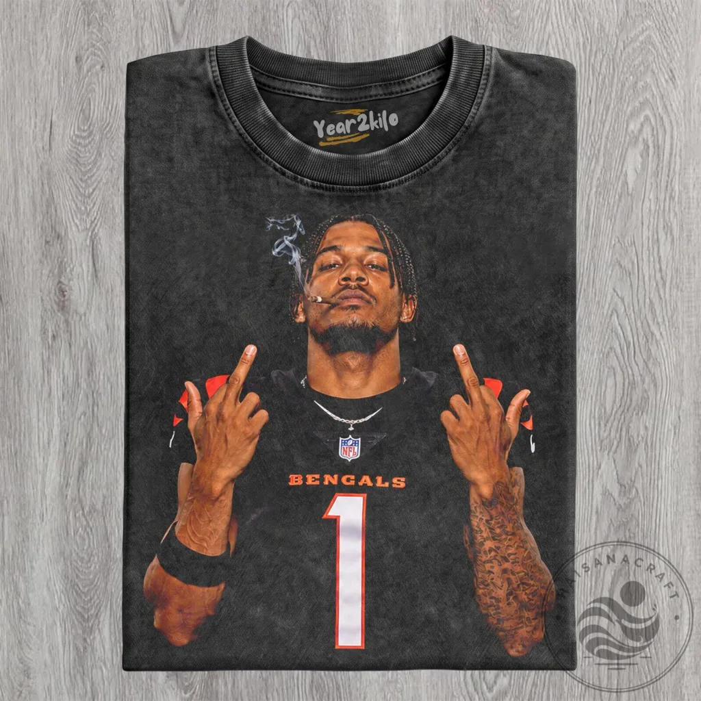 Georgia Bulldog x Buc-ee’s Go Dawgs Sweatshirt 6 Ja'Marr Chase Middle Finger Cincinnati Bengals Football Black T-Shirt